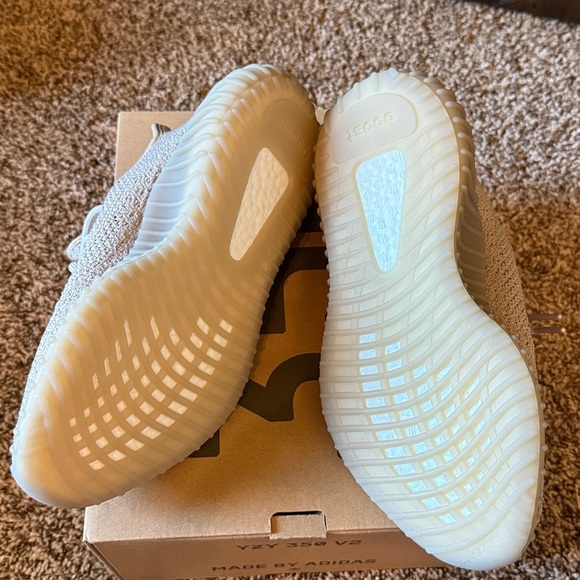 adidas gazelle silver green womens Yeezy Boost 350 V2 main image 0